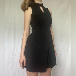 New York & Company Elegant Black Sleeveless Dress with Keyhole Neck